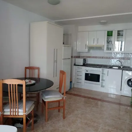 Apartamento En Albufereta Con Vistas Al Mar Appartamento